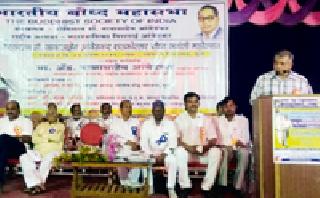 Give responsibility to the youth | तरुणांच्या हाती जबाबदारी द्या