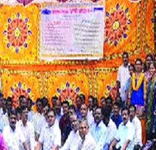 Movement of revenue workers' movement | महसूल कर्मचाऱ्यांचे धरणे आंदोलन