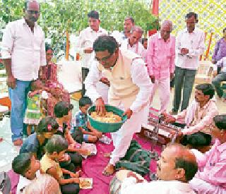 Launchers of Hanuman Temple Hall | हनुमान मंदिराच्या सभागृहाचे लोकार्पण