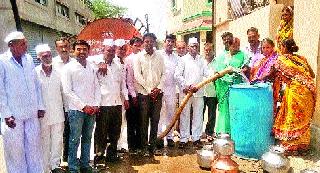 'Pandurangachi' Junk service in Devpur | देवपूरमध्ये ‘पांडुरंगाची’ जलसेवा