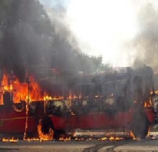 Karnala - suddenly settled in the stomach, all traveler safely | कर्नाळा - अचानक बसने घेतला पेट, सर्व प्रवाशी सुखरुप Karnala - suddenly settled in the stomach, all traveler safely | कर्नाळा - अचानक बसने घेतला पेट, सर्व प्रवाशी सुखरुप