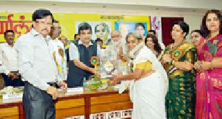 Women's power in the society! | महिला ही समाजातील मोठी शक्ती!