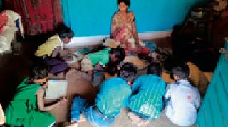 Students missing due to teacher's inadequacy | शिक्षकांच्या बेपर्वाईमुळे विद्यार्थी बेपत्ता Students missing due to teacher's inadequacy | शिक्षकांच्या बेपर्वाईमुळे विद्यार्थी बेपत्ता