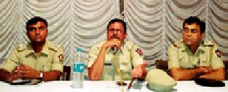 Traffic Police Recovering Revenue! | वाहतूक पोलीस वसुलीत मग्न! Traffic Police Recovering Revenue! | वाहतूक पोलीस वसुलीत मग्न!