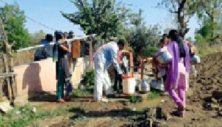 Water came to the gold, locked to the tank | पाण्याला आले सोन्याचे मोल, टाकीला लागले कुलूप