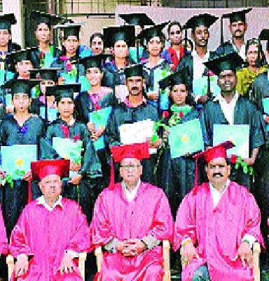 For the first time the graduation program is organized at Varwand | वरवंड येथे प्रथमच पदवी प्रदान कार्यक्रम