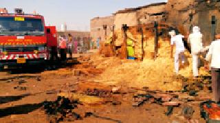 The house of two houses in Belorawala | बेलोऱ्यात दोन घरांची राखरांगोळी