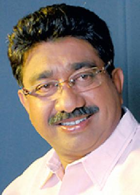 Labor farmers, credited with the Guardian Minister! | श्रम शेतकऱ्यांचे, श्रेय पालकमंत्र्यांचे !