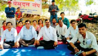 Due to the collapse of the property, revenue works jam | तलाठ्यांच्या संपामुळे महसूल कामे ठप्प