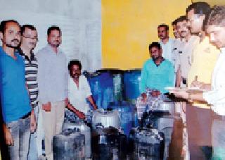 Three thousand liters of kerosene seized | तीन हजार लिटर केरोसीन जप्त