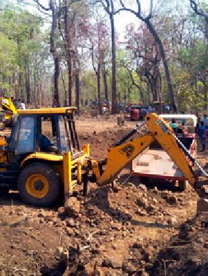 Lloyd Metal Company is preparing to rollback | लॉयड मेटल कंपनी गाशा गुंडाळण्याच्या तयारीत