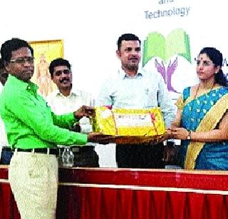 All schools in Shahapur are mobile digital | शहापूरमधील सर्व शाळा मोबाइल डिजिटल