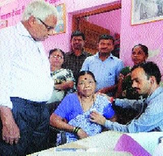 Warehouse warehouse | खानिवड्यामध्ये फिरता दवाखाना