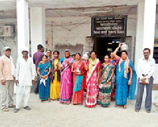 Ghaggar Morcha on Pipri Rehabilitation Women's Wardha Offices | पिपरी पुनर्वसनवासीय महिलांचा निम्न वर्धा कार्यालयांवर घागर मोर्चा