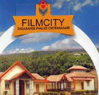 Maharashtra depicted in painting | चित्रनगरीत महाराष्ट्र ‘दीन’च!