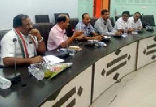 Set target of 1100 crores for crop loan | पीक कर्जासाठी ११०० कोटींचे ध्येय ठरवा