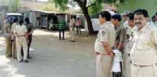 Forest Department's forage in Ravindrababa Atram's residence | रवींद्रबाबा आत्राम यांच्या निवासस्थानी वन विभागाची धाड