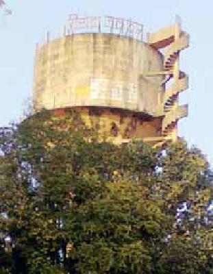 Water scarcity in some areas of the city | शहरातील काही भागात पाणी टंचाई