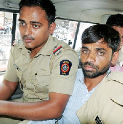 Yavatmal's youth gallantry | यवतमाळच्या तरुणाची वीरूगिरी