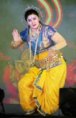 Dancing: | नृत्यलावण्य :