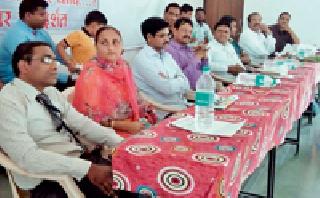 Pre-competitive guide to 300 students | ३०० विद्यार्थ्यांना स्पर्धापूर्व मार्गदर्शन