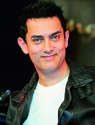 Aamir Khan for Vidarbha's Drought Redressal | दुष्काळ निवारणासाठी आमीर खान विदर्भात