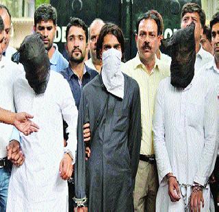 12 suspected terrorists arrested in Delhi | दिल्लीत पकडले १२ संशयित अतिरेकी 12 suspected terrorists arrested in Delhi | दिल्लीत पकडले १२ संशयित अतिरेकी