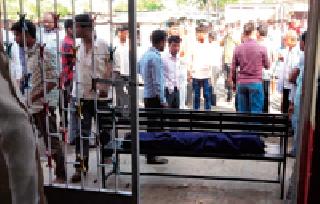 Due to lack of doctors, the school boy's liberation | डॉक्टरांंच्या हलगर्जीपणामुळे शाळकरी मुलाचा मुत्यू Due to lack of doctors, the school boy's liberation | डॉक्टरांंच्या हलगर्जीपणामुळे शाळकरी मुलाचा मुत्यू