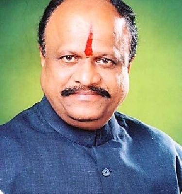 Stop officials' salary: Suresh Khade | अधिकाऱ्यांचे पगार थांबवा : सुरेश खाडे