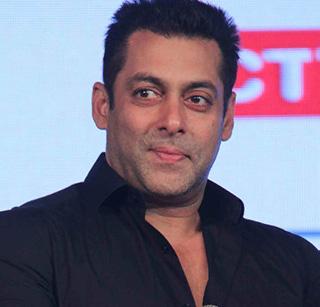 Salman Khan gets married at the end of the wedding? | वर्षाअखेरीस सलमान खान अडकणार लग्नाच्या बेडीत ? Salman Khan gets married at the end of the wedding? | वर्षाअखेरीस सलमान खान अडकणार लग्नाच्या बेडीत ?