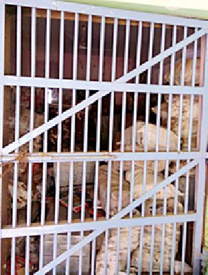 Expenditure incurred in jail room in Darajapur tehsil | दर्यापूर तहसीलमधील जेल कक्षात समस्यांचा खच