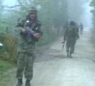 Three militants killed in Jammu and Kashmir encounter | जम्मू-काश्मीरमध्ये चकमकीत ३ दहशतवादी ठार Three militants killed in Jammu and Kashmir encounter | जम्मू-काश्मीरमध्ये चकमकीत ३ दहशतवादी ठार