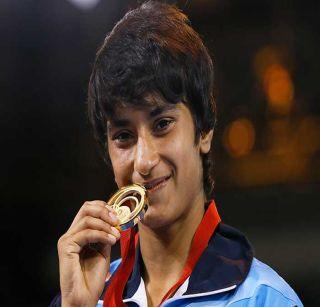Vinesh Phogat became the qualifier for Rio Olympics | विनेश फोगटने रिओ ऑलिम्पिकसाठी पात्र होऊन घडवला इतिहास Vinesh Phogat became the qualifier for Rio Olympics | विनेश फोगटने रिओ ऑलिम्पिकसाठी पात्र होऊन घडवला इतिहास