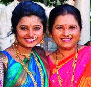 Mother remembered stars ... | आईच्या आठवणीत रमले तारे... Mother remembered stars ... | आईच्या आठवणीत रमले तारे...