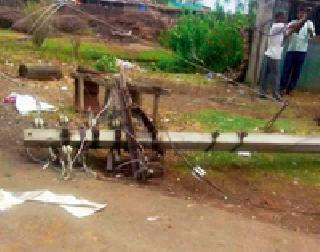 Distribution of 2.5 crore crude storm | वादळाचा वितरणला अडीच कोटींचा फटका Distribution of 2.5 crore crude storm | वादळाचा वितरणला अडीच कोटींचा फटका