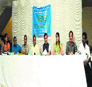 Smart Teacher will implement health plan - Patil | स्मार्ट टीचर स्वास्थ्य योजना राबविणार - पाटील