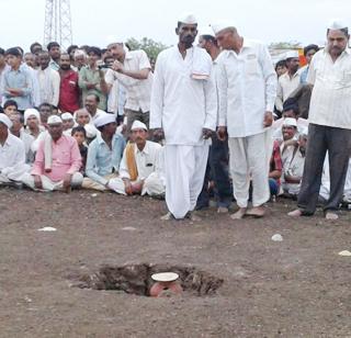 Good rain this year; Remedies to farmers from Bhandwal's prediction | यावर्षी होणार चांगला पाऊस; भेंडवलच्या भविष्यवाणीतून शेतक-यांना दिलासा Good rain this year; Remedies to farmers from Bhandwal's prediction | यावर्षी होणार चांगला पाऊस; भेंडवलच्या भविष्यवाणीतून शेतक-यांना दिलासा
