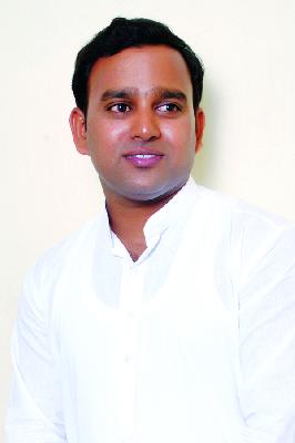 YPSC's boyfriend in Ashtiya's 'UPSC' | आष्ट्यामधील शिपायाच्या मुलाची ‘युपीएससी’त बाजी