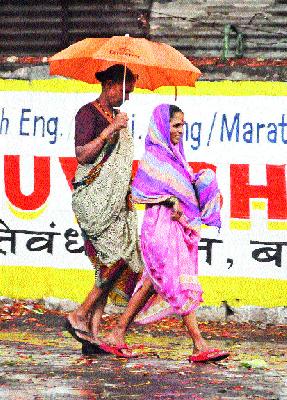 Saina records record breaking rain | सायने येथे विक्रमी पावसाची नोंद