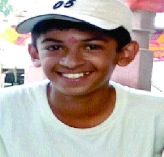 Parulekar's Ayush Vartak | परुळेकरचा आयुष वर्तक चमकला Parulekar's Ayush Vartak | परुळेकरचा आयुष वर्तक चमकला