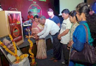 Daughters of looted prizes from different programs | विविध कार्यक्रमातून सखींनी लुटली बक्षिसांची मेजवानी