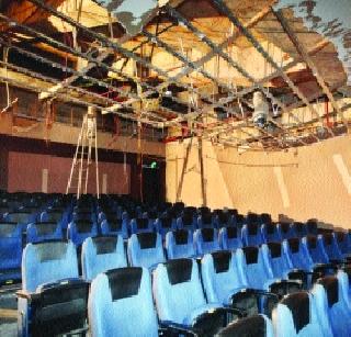 Ganekar's roof collapsed due to lack of maintenance | देखभालीअभावी कोसळले ‘घाणेकर’चे छत