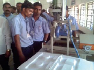 The entrepreneurs are doing the same at Chandrapur Center in Sideped | सीपेडच्या चंद्रपूर केंद्रात घडत आहेत उद्योजक