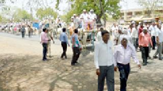 Balbandi Morcha against forest division | वनविभागाच्या विरोधात बैलबंडी मोर्चा