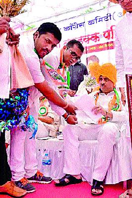 Chief Executive Officer Kalwan Nagar Panchayat jam | मुख्याधिकारीविना कळवण नगरपंचायतीचा कारभार ठप्प Chief Executive Officer Kalwan Nagar Panchayat jam | मुख्याधिकारीविना कळवण नगरपंचायतीचा कारभार ठप्प