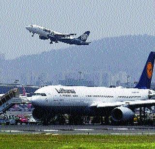 Emergency landing at Mumbai airport | मुंबई विमानतळावर इमर्जन्सी लँडिंग