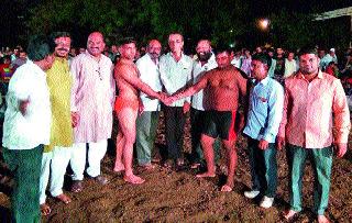 Wrestler's Riot at Mhasoba Maharaj Yatra | म्हसोबा महाराज यात्रेत कुस्त्यांची दंगल Wrestler's Riot at Mhasoba Maharaj Yatra | म्हसोबा महाराज यात्रेत कुस्त्यांची दंगल