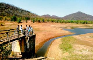 Water Resolve in the Project: | प्रकल्पात पाण्याचा ठणठणाट : Water Resolve in the Project: | प्रकल्पात पाण्याचा ठणठणाट :