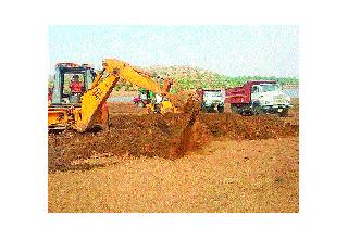 Lentils of Amboli | अंबोलीतून गाळाचा उपसा