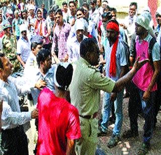 Confusion in the written examination of the Police recruitment | पोलीस भरतीच्या लेखी परीक्षेत गोंधळ Confusion in the written examination of the Police recruitment | पोलीस भरतीच्या लेखी परीक्षेत गोंधळ